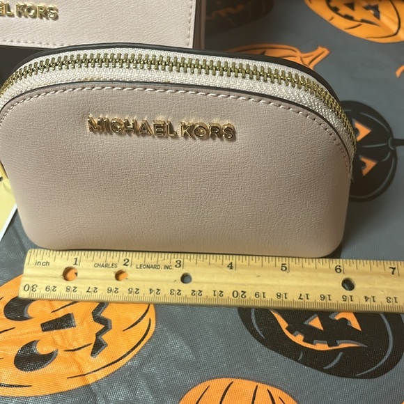 Michael Kors Bundle - Picture 14 of 16